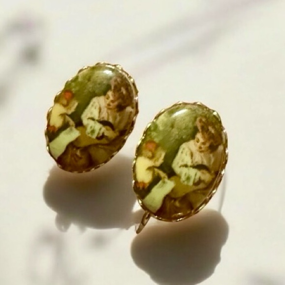 Vintage Gold Clip-On Earrings of Two Victorian Women, Gold‎ Scenic Clip On’s